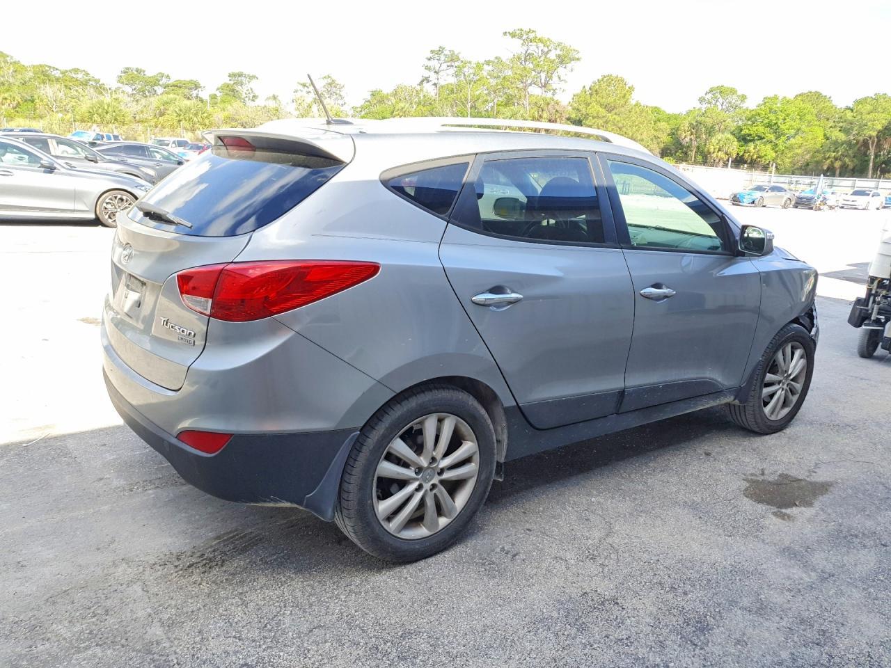 2012 Hyundai Tucson Limited - Image 3
