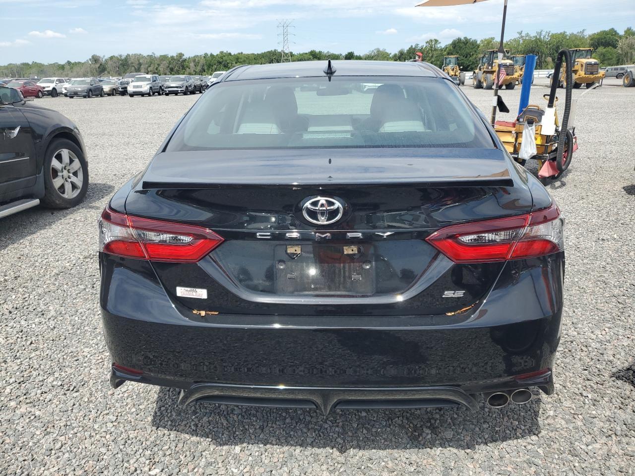 2021 Toyota Camry Se - Фото 6