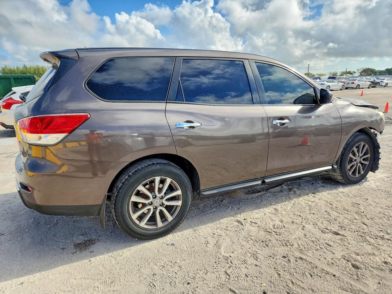 2015 Nissan Pathfinder S - Фото 5
