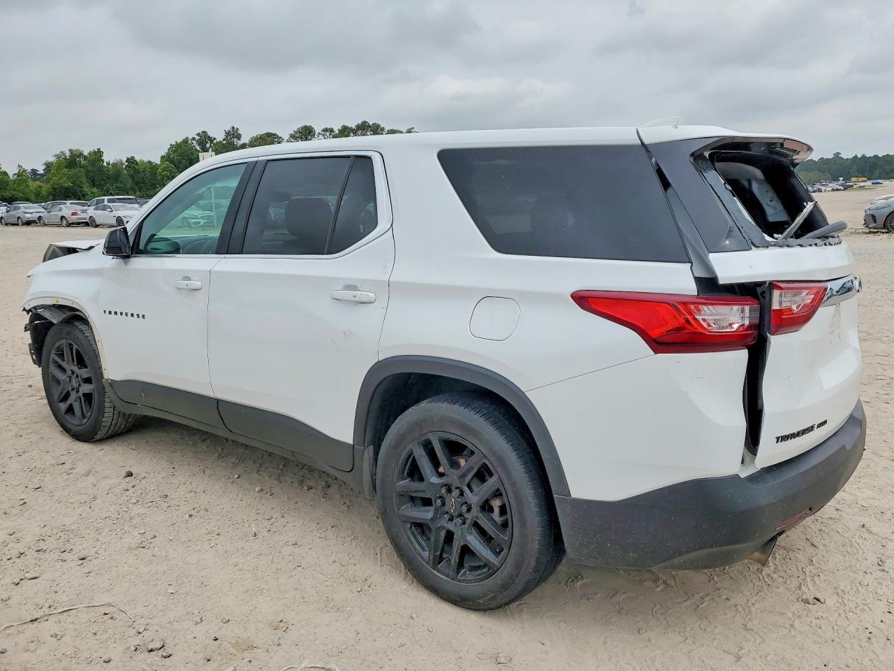 2020 Chevrolet Traverse Ls - Image 2