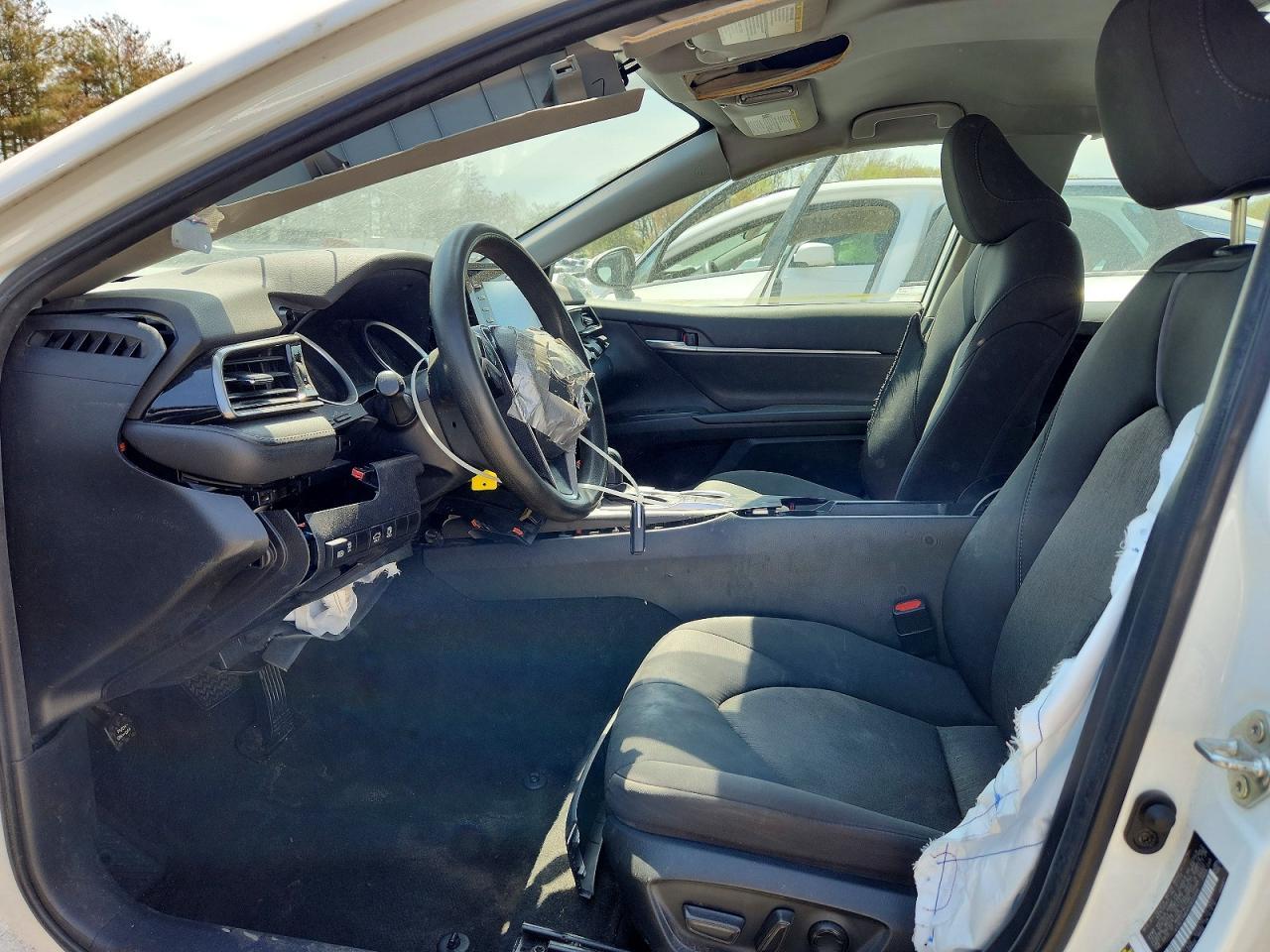 2023 Toyota Camry Le - Image 7