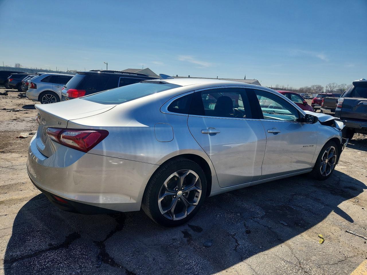 2022 Chevrolet Malibu Lt - Фото 3