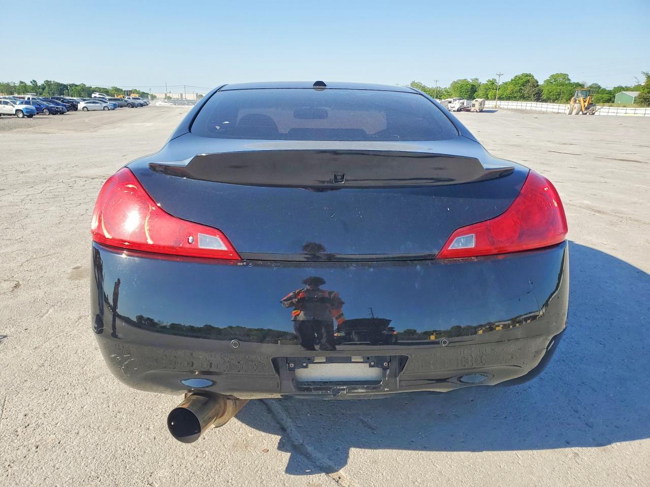 2015 Infiniti Q60 - Image 6