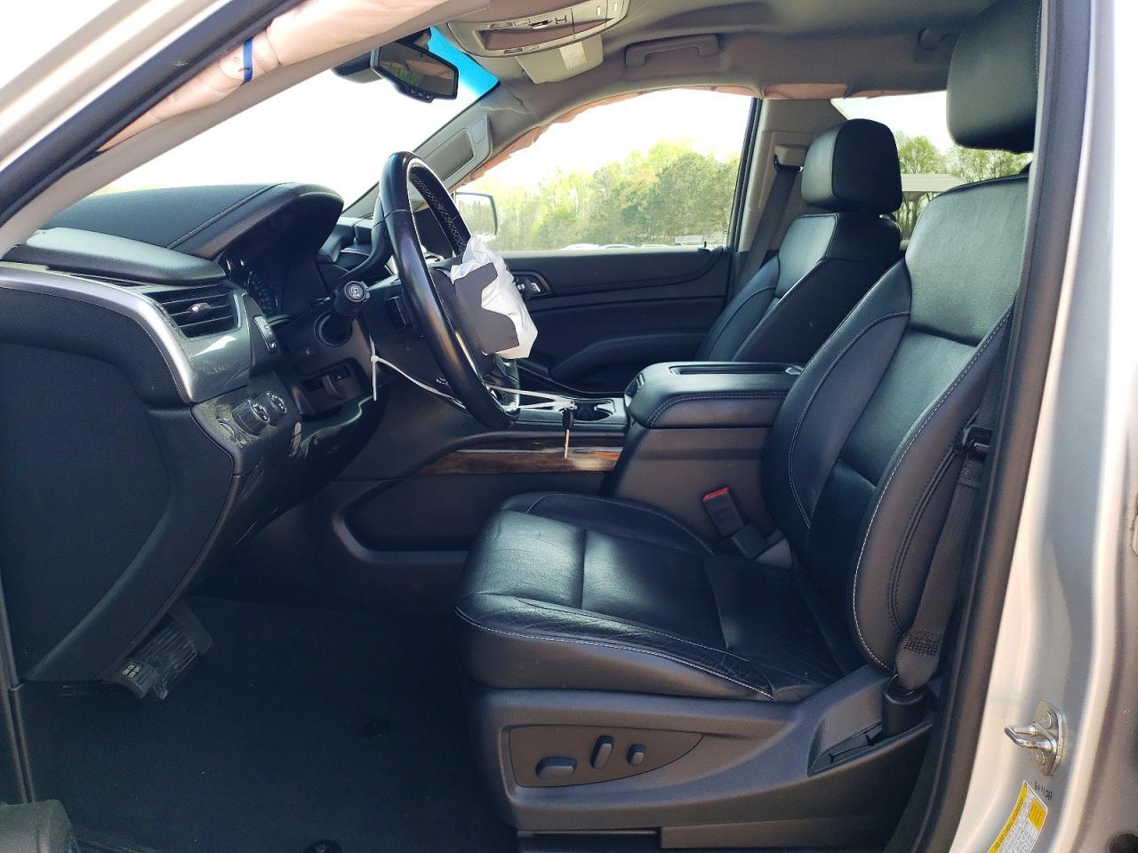 2019 Chevrolet Suburban K1500 Lt - Image 7