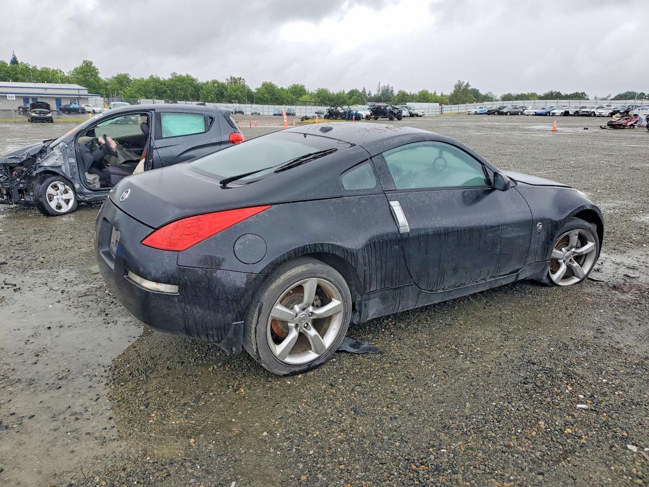 2006 Nissan 350Z Coupe - Image 3