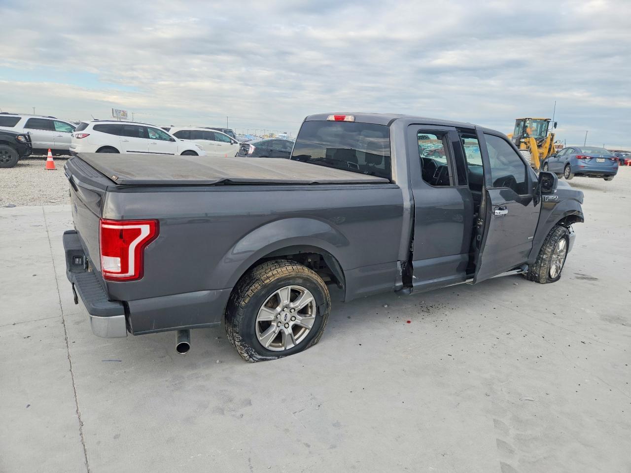 2015 Ford F150 Super Cab - Фото 3
