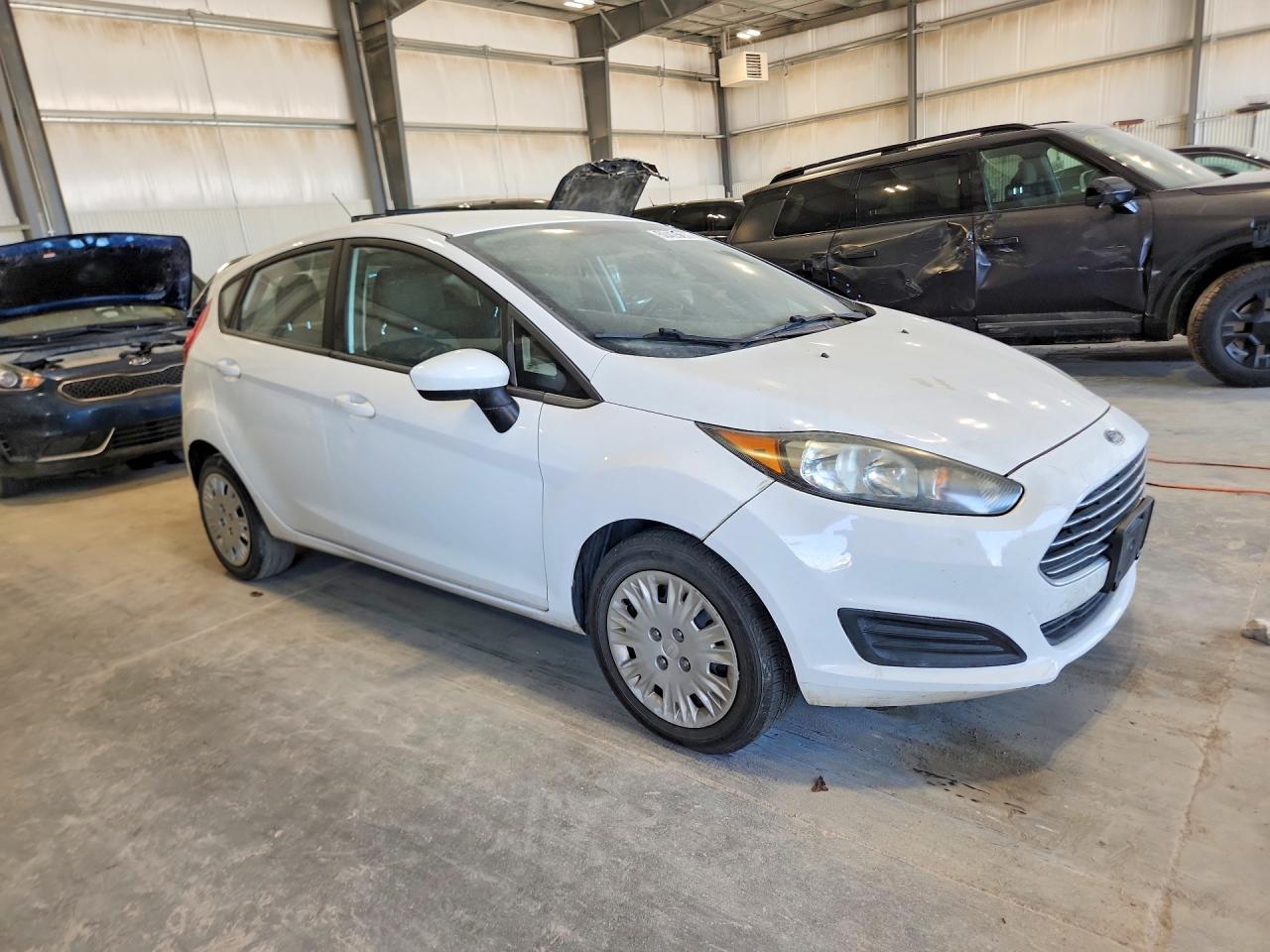 2016 Ford Fiesta S - Image 4