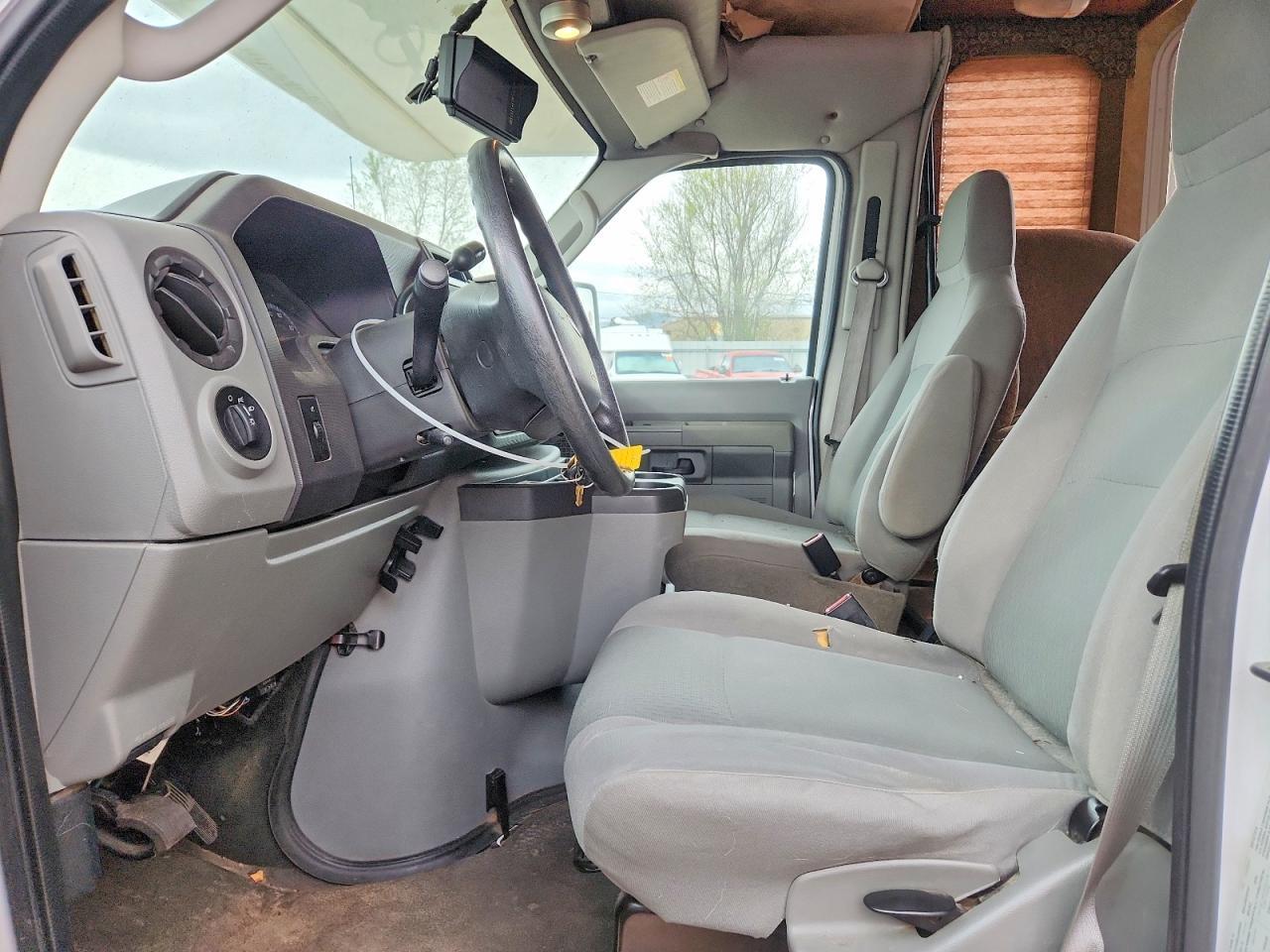 2011 Sunseeker Rv - Image 5