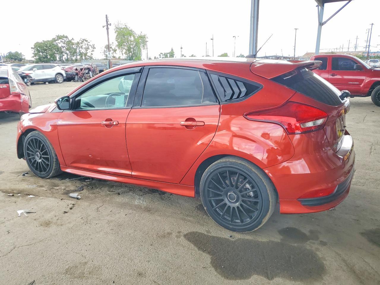 2018 Ford Focus St - Image 2