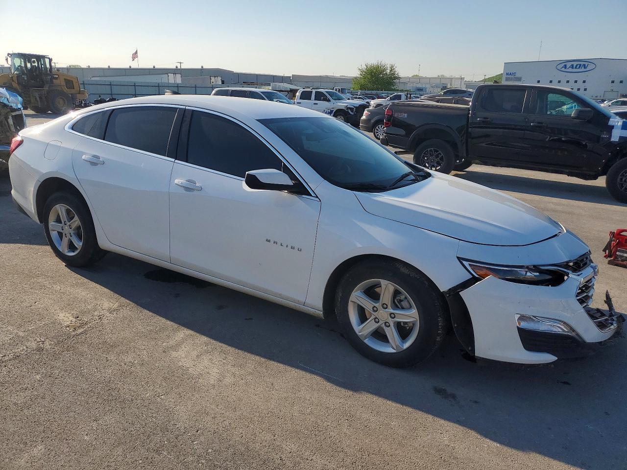 2025 Chevrolet Malibu Ls - Image 4