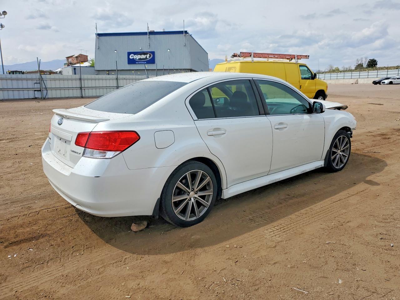 2013 Subaru Legacy 2.5I Premium - Фото 3
