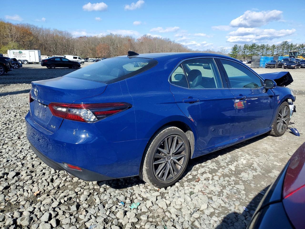 2023 Toyota Camry Xle V6 - Image 3