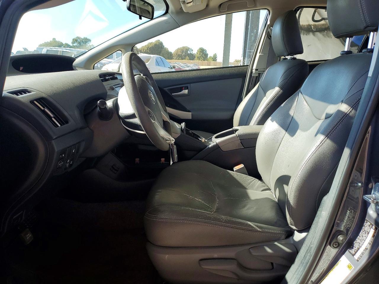 2015 Toyota Prius Plug-In Hybrid Base - Фото 7