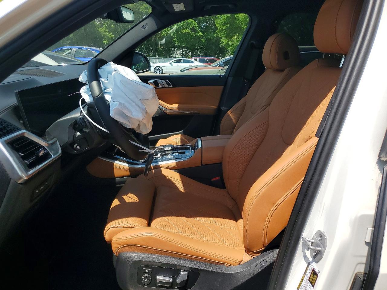 2025 BMW X5 xDrive40I - Image 7