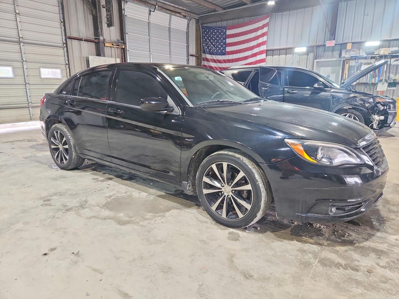 2012 Chrysler 200 S - Image 4