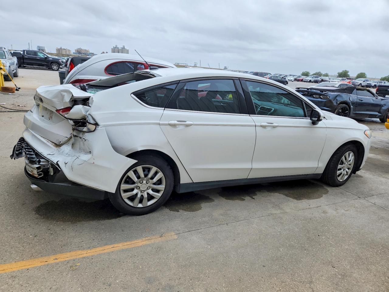 2014 Ford Fusion S - Фото 3