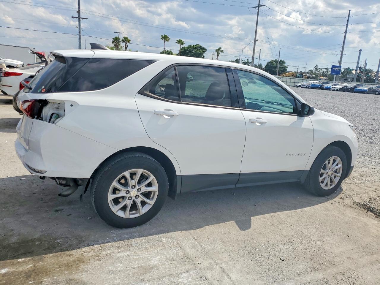 2019 Chevrolet Equinox Ls - Image 3