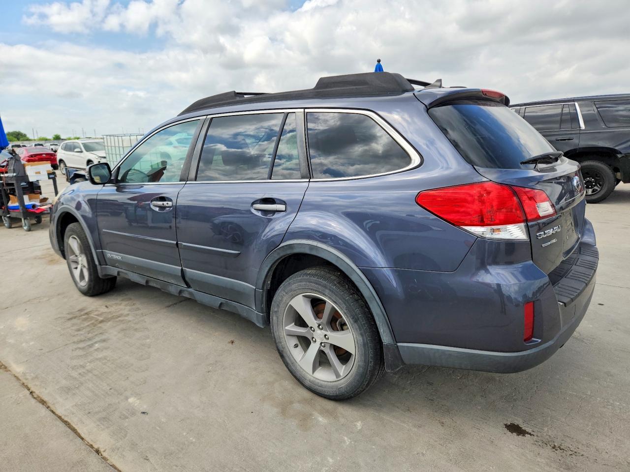 2014 Subaru Outback 2.5I Limited - Image 2