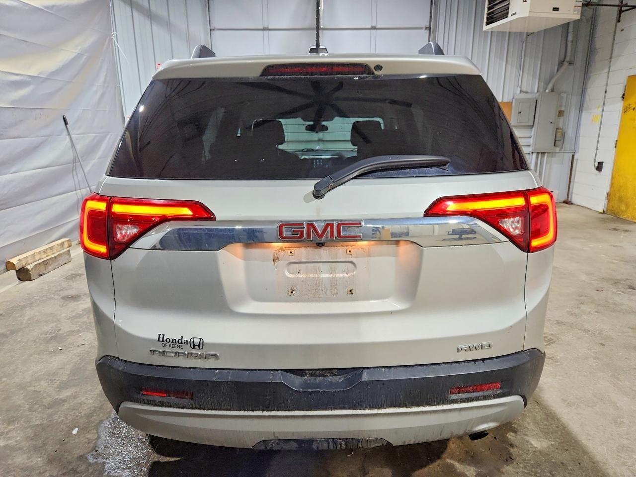 2018 GMC Acadia Sle - Image 6