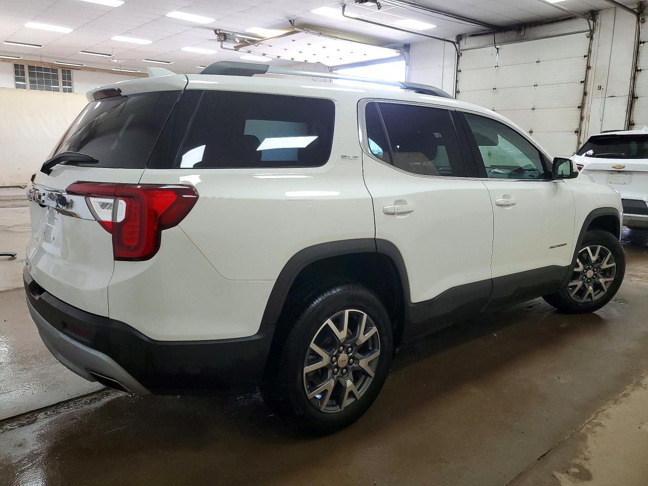 2023 GMC Acadia Slt - Image 3