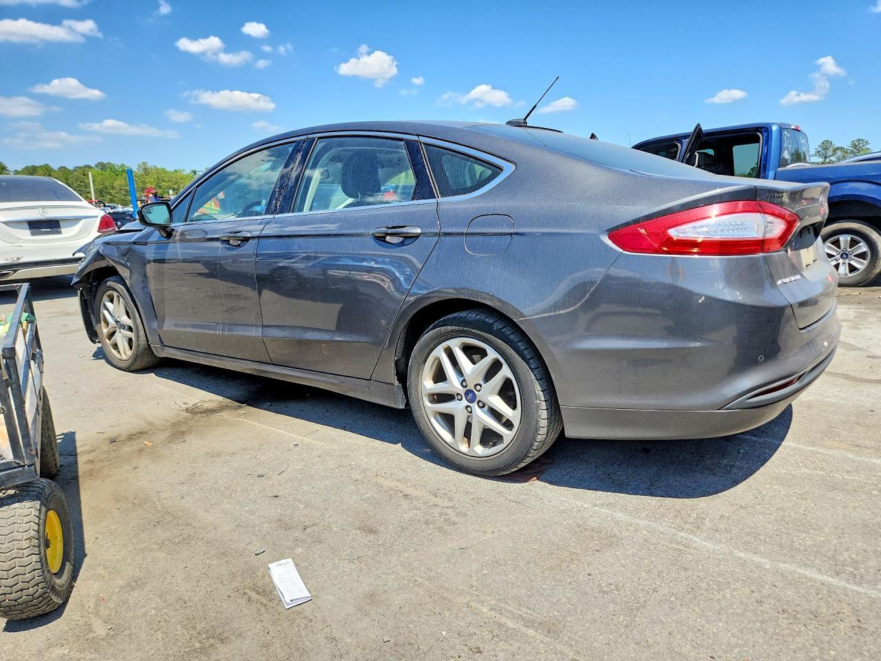 2015 Ford Fusion Se - Image 2