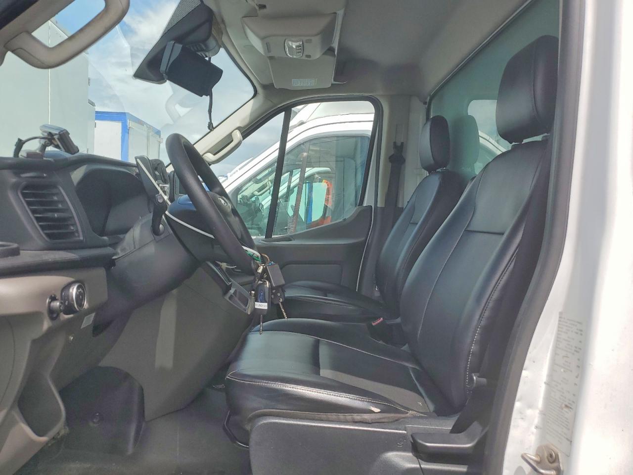 2020 Ford Transit Delivery Truck - Image 7