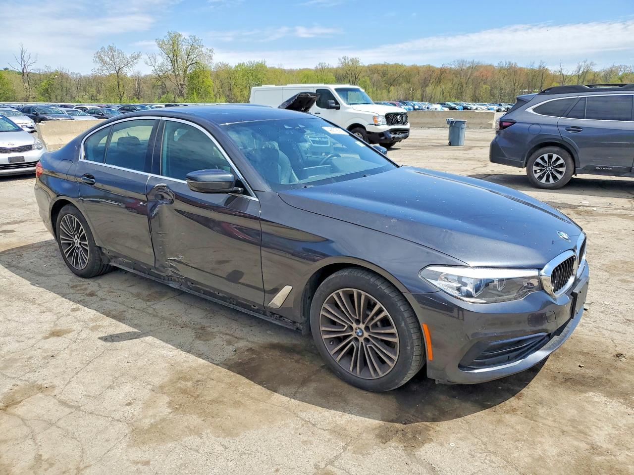 2019 BMW 530 Xi - Image 4