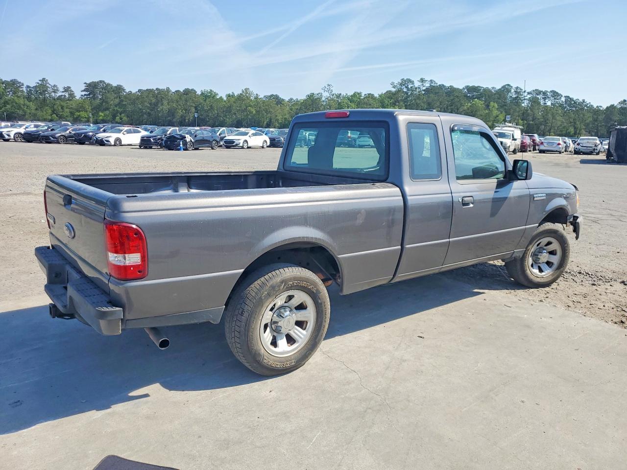 2011 Ford Ranger Super Cab - Image 3