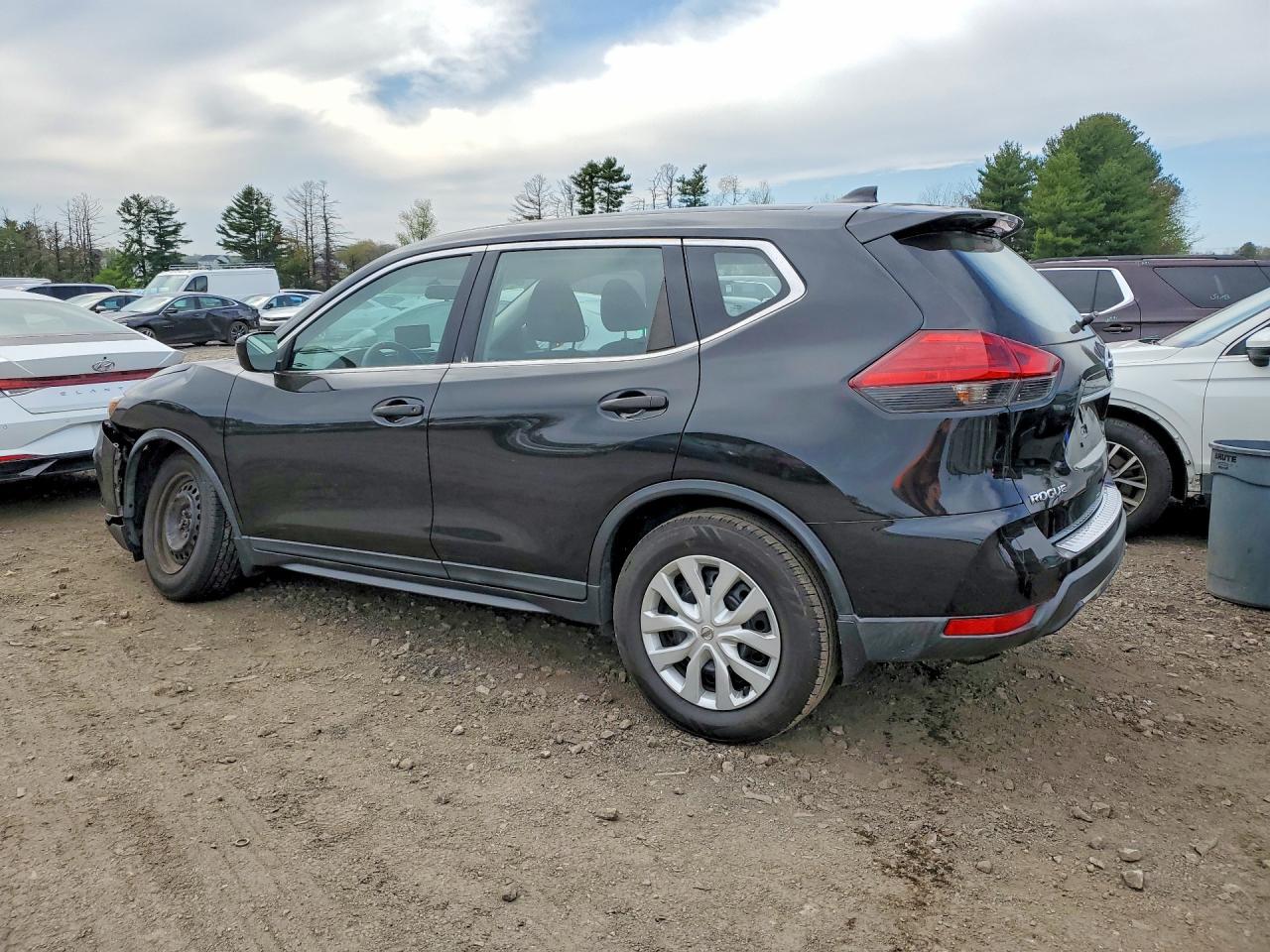 2017 Nissan Rogue S - Фото 2