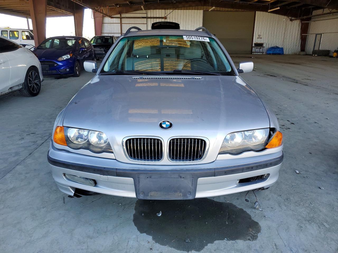 2001 BMW 325 It - Фото 5