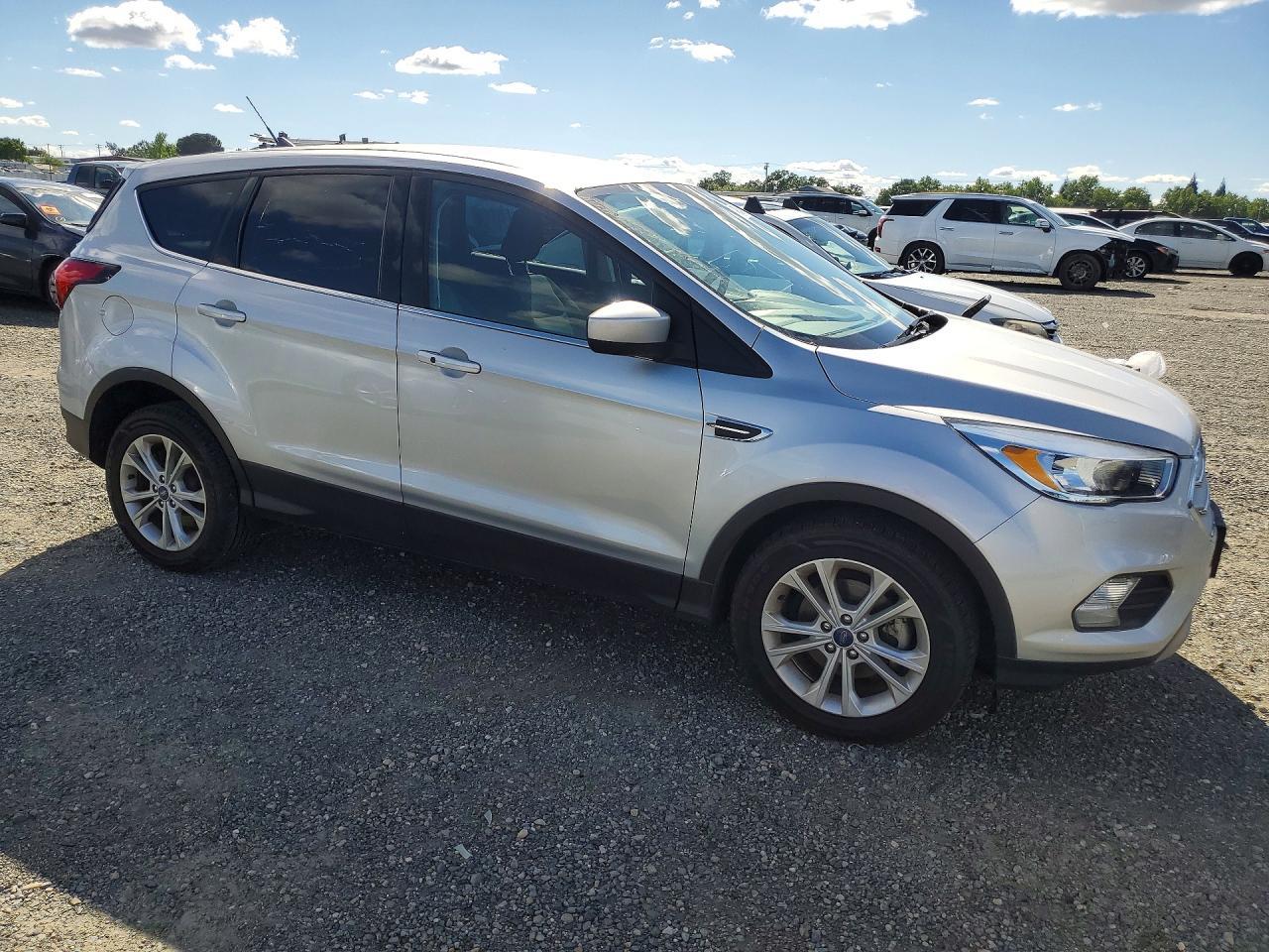 2019 Ford Escape Se - Фото 4
