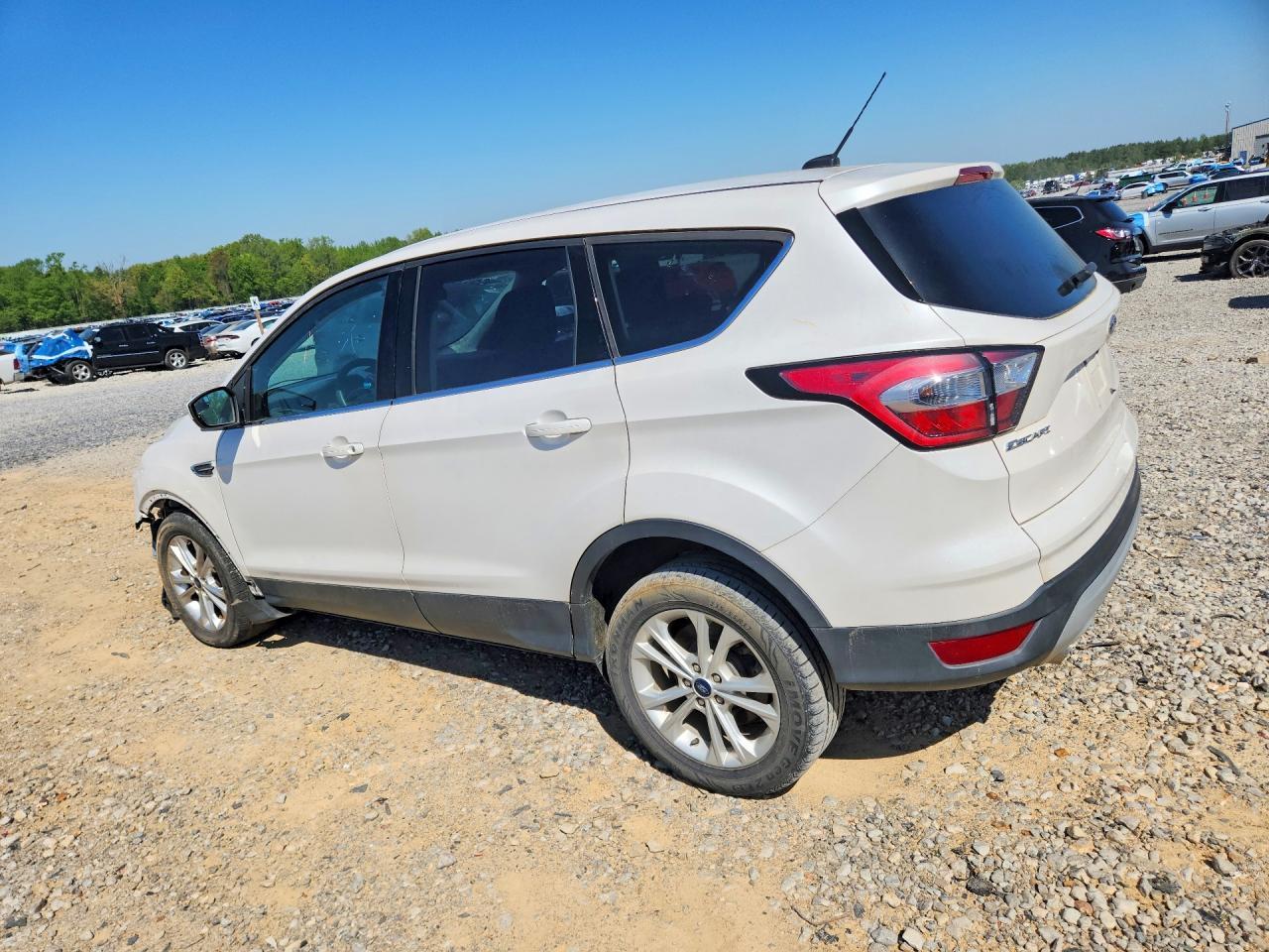 2017 Ford Escape Se - Фото 2