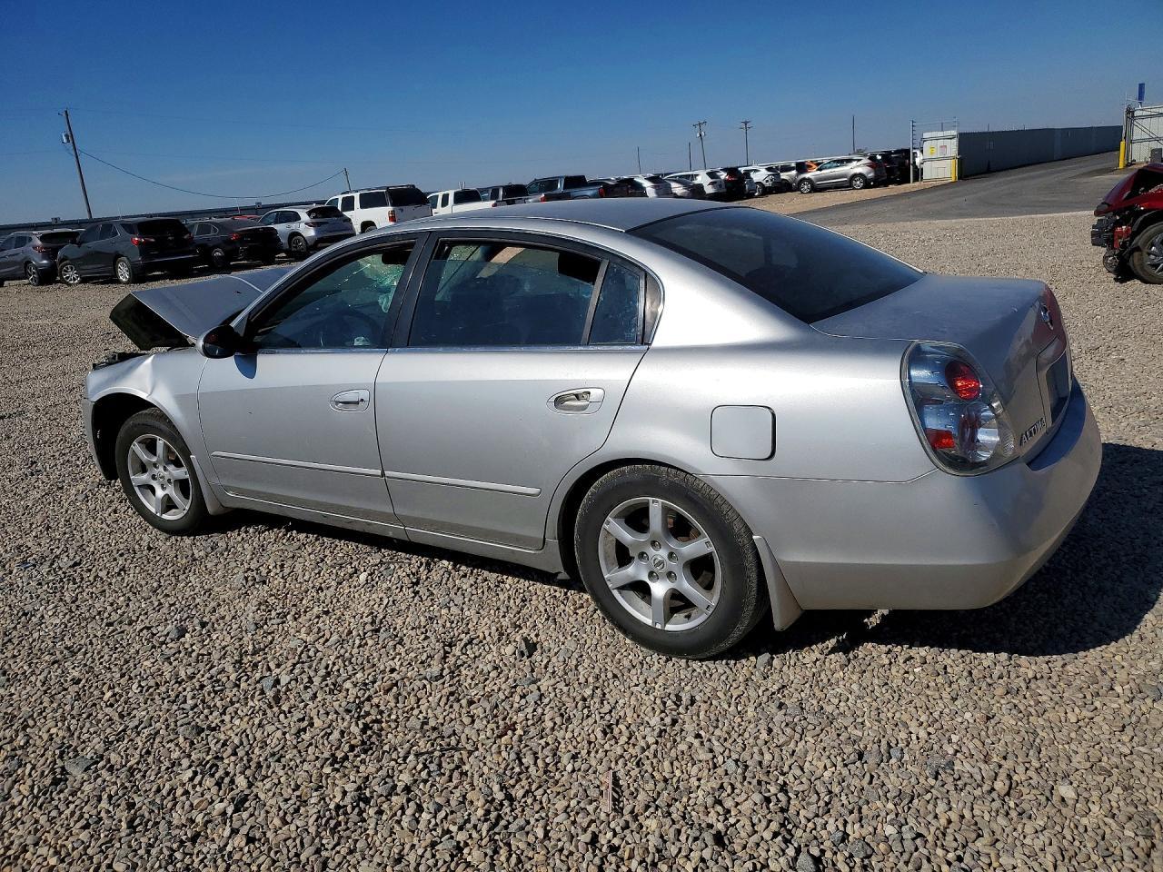 2005 Nissan Altima 2.5 - Фото 2