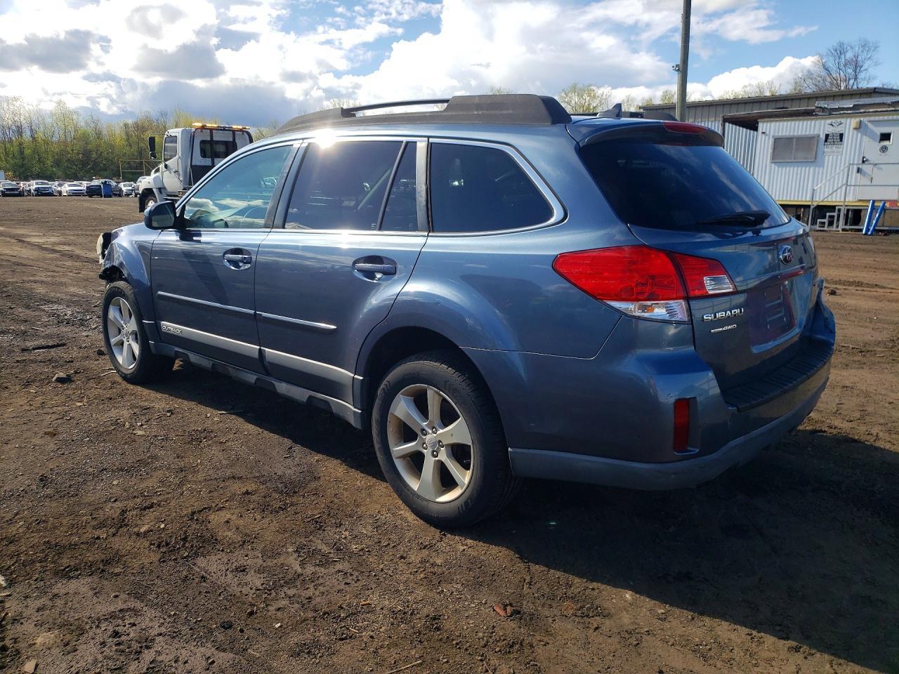2014 Subaru Outback 2.5I Premium - Image 2