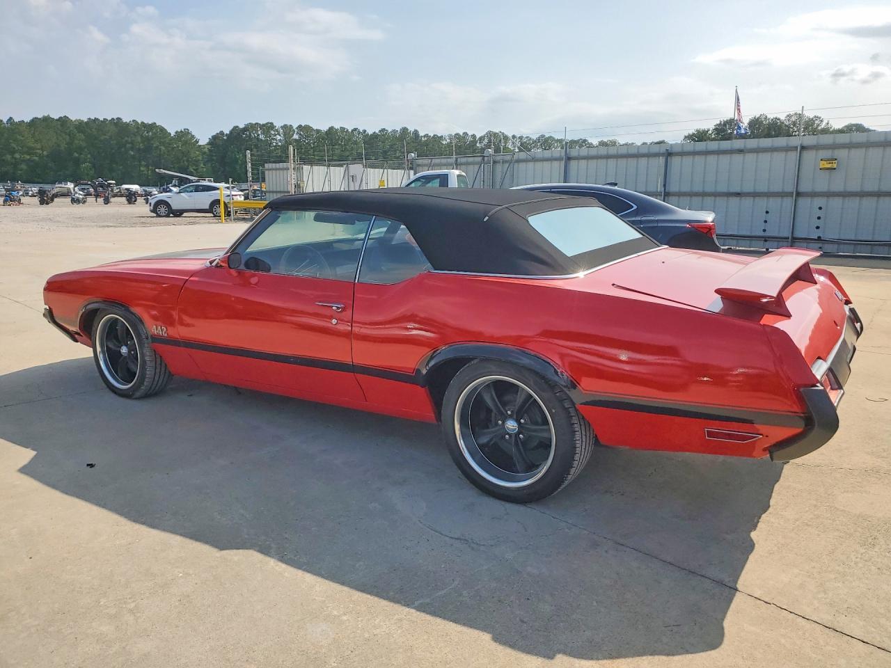 1971 Oldsmobile Cutlass - Image 2
