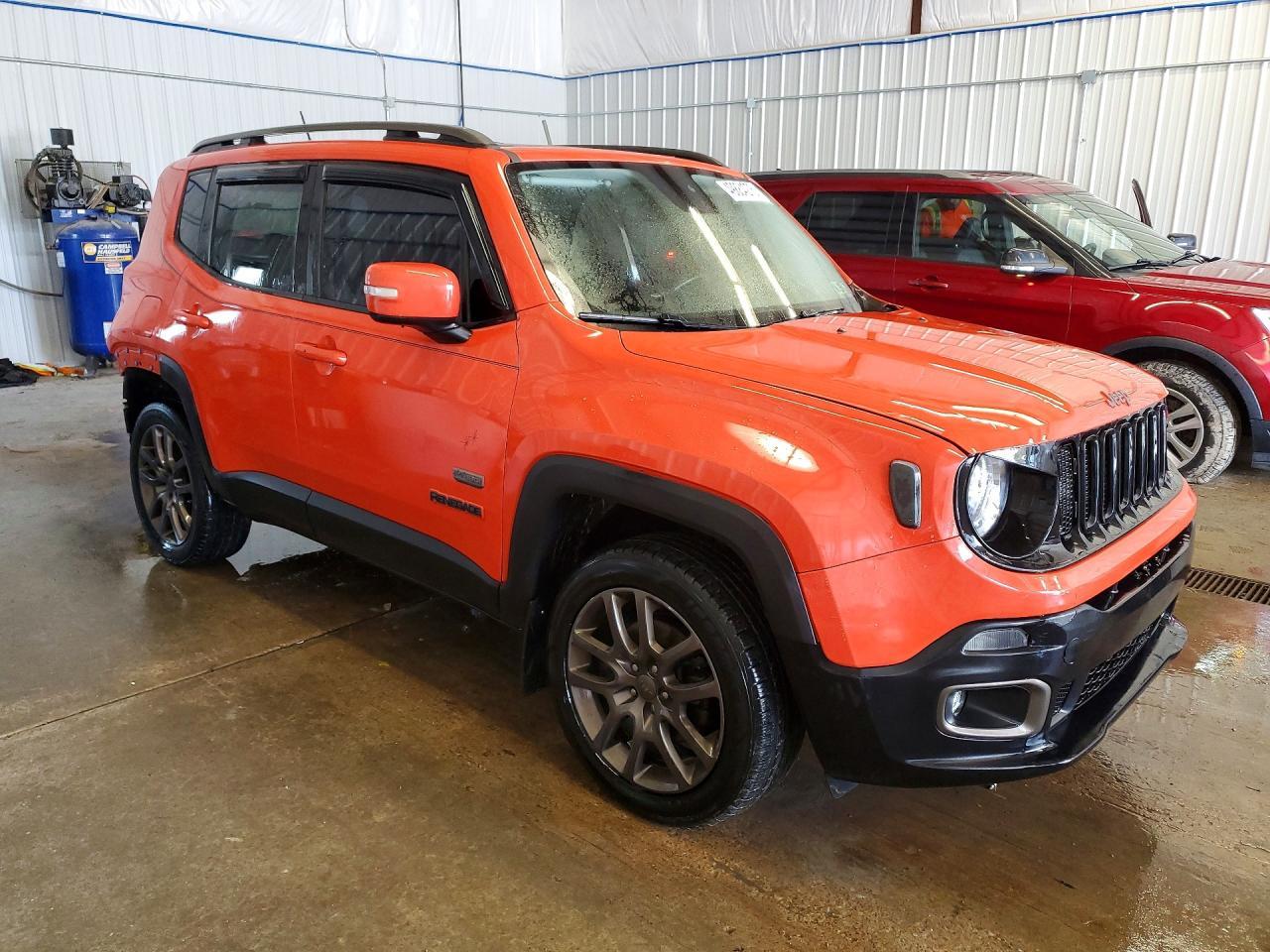 2016 Jeep Renegade Latitude - Image 4