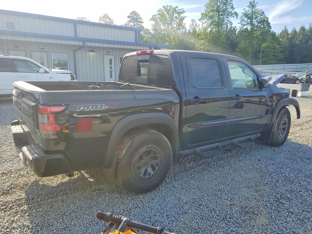 2025 Nissan Frontier Pro-X - Фото 3