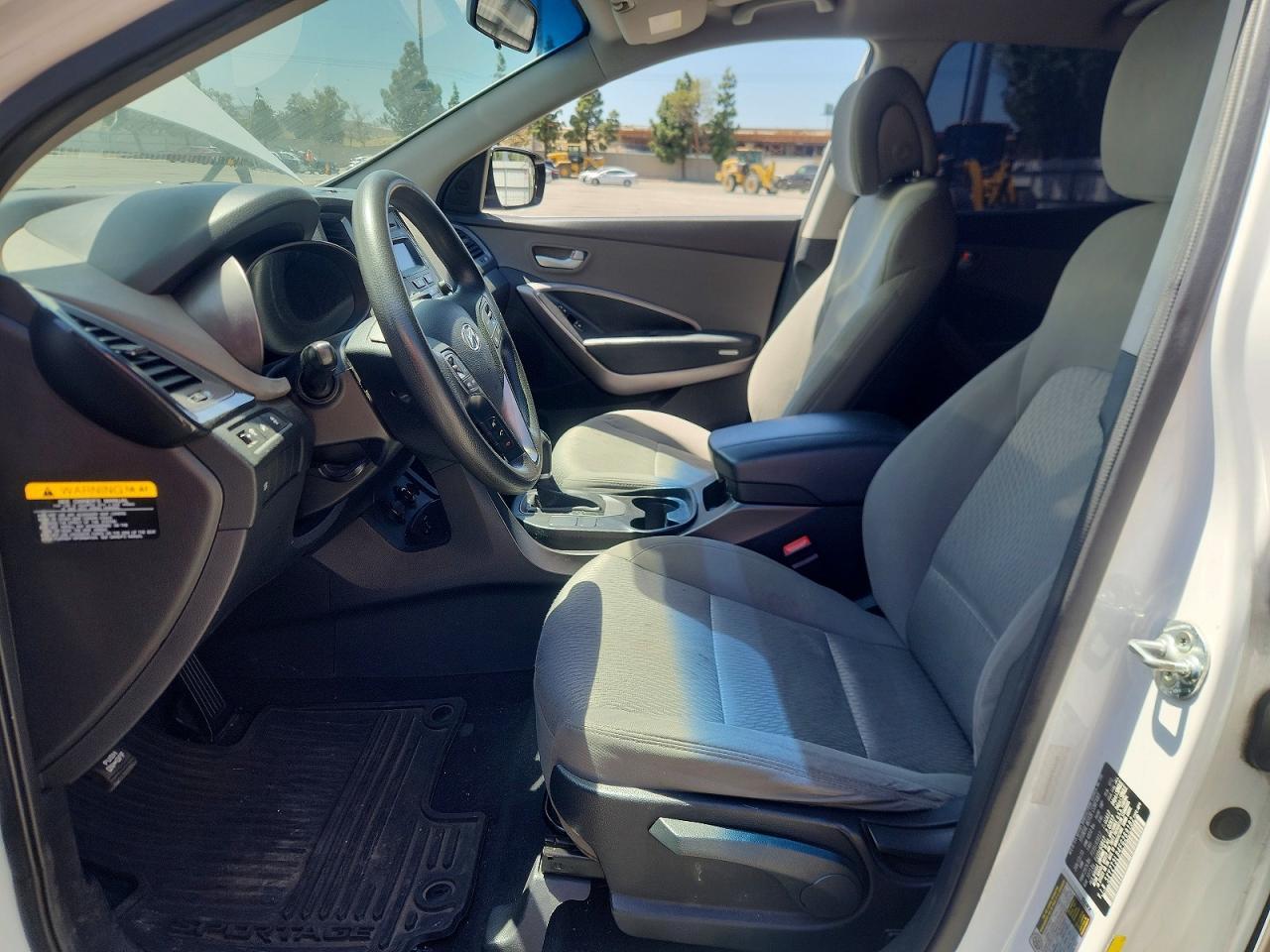 2015 Hyundai Santa Fe Sport 2.4L - Image 7