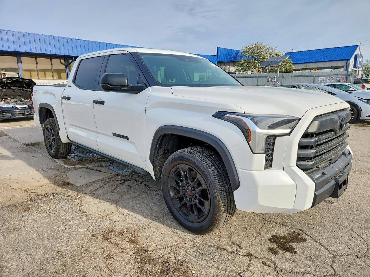 2023 Toyota Tundra Sr5 - Image 4