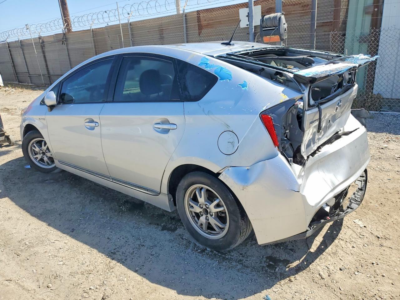2011 Toyota Prius Four - Фото 2