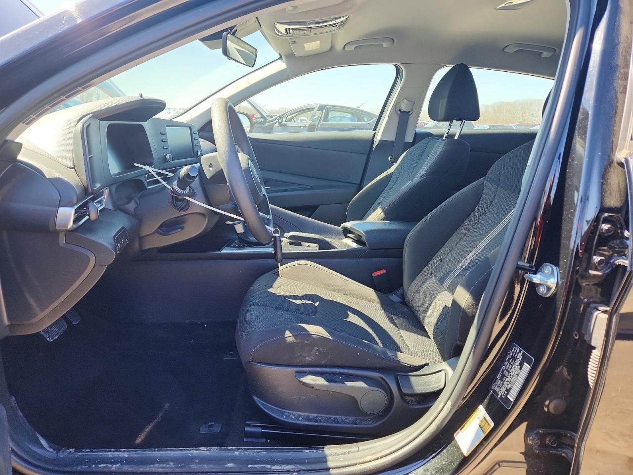 2025 Hyundai Elantra Se - Фото 7