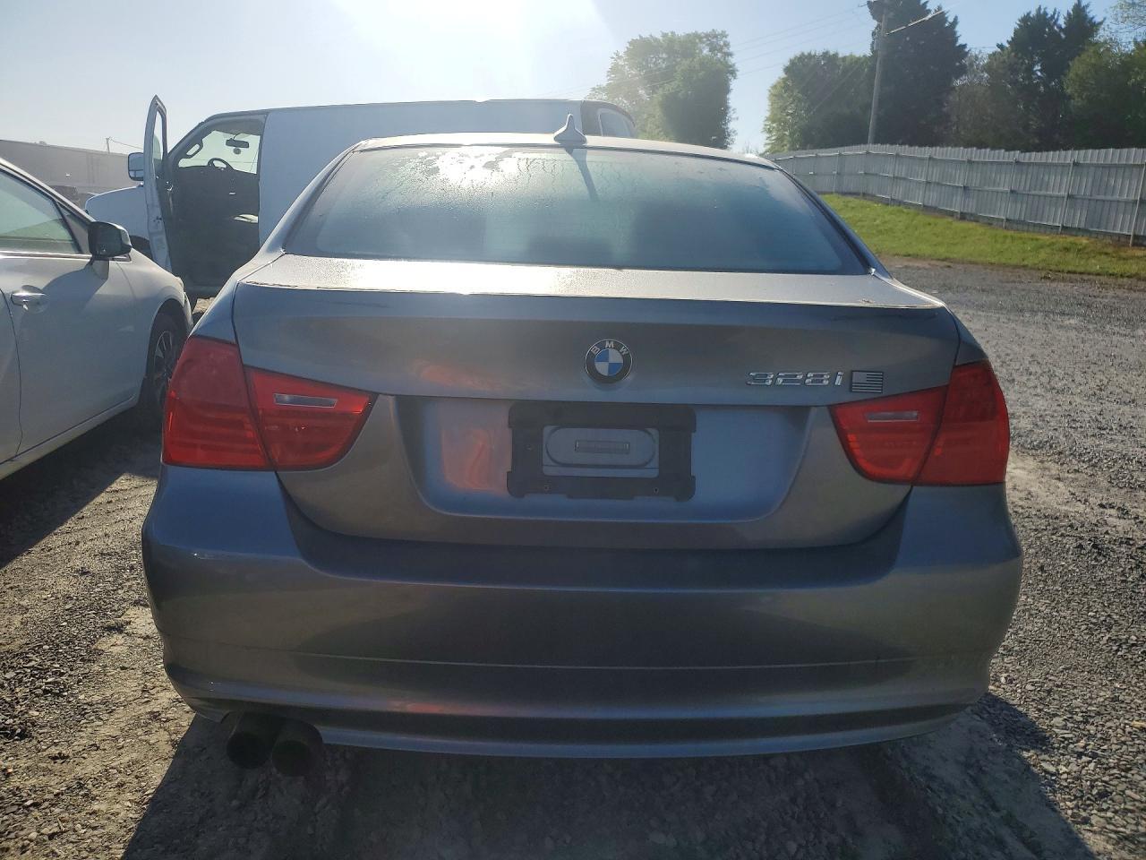 2009 BMW 328 I - Image 6