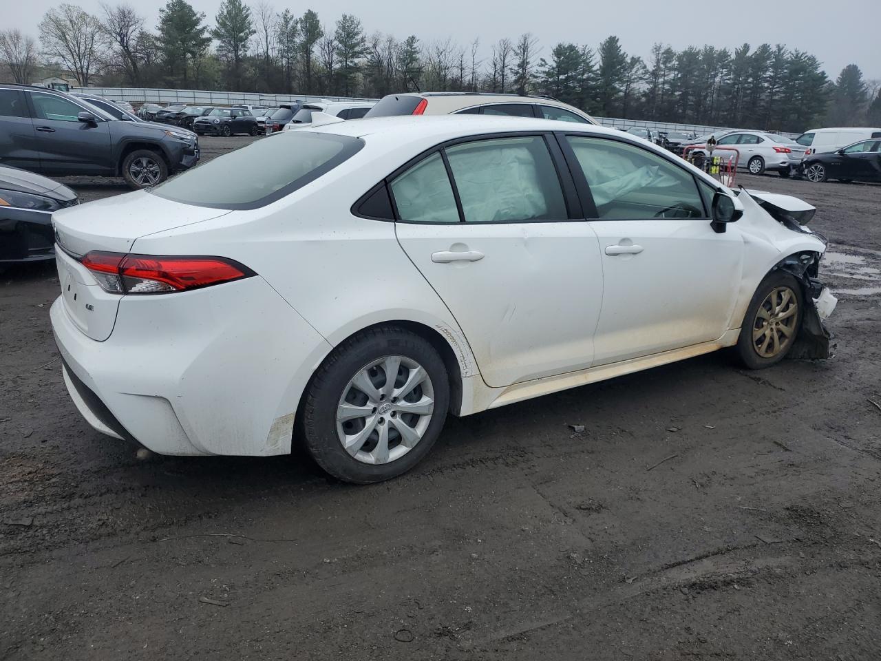 2022 Toyota Corolla Le - Image 3