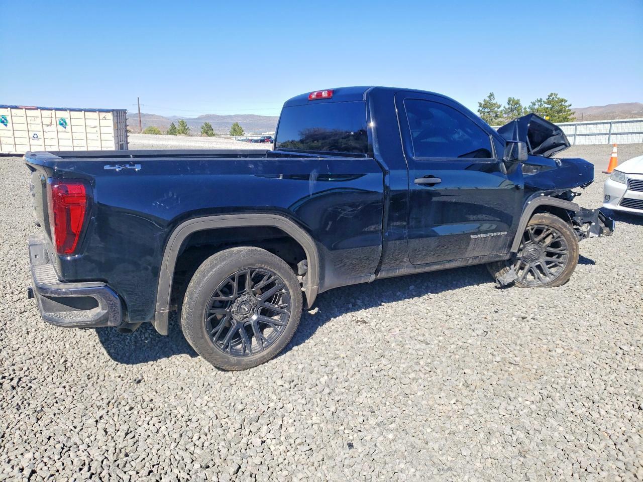 2024 GMC Sierra - Image 3