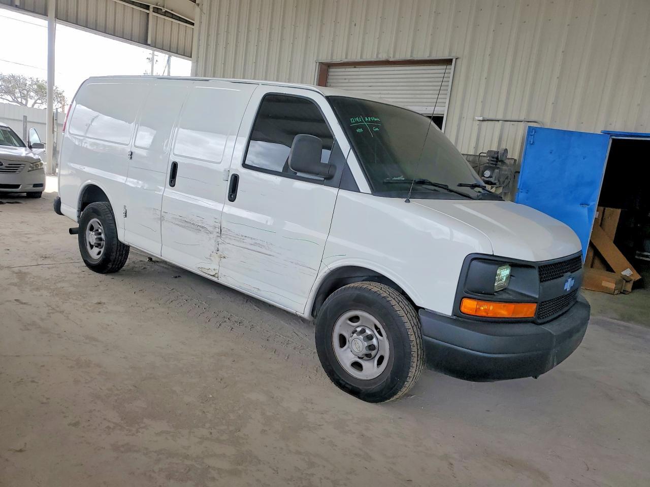 2010 Chevrolet Express G2500 - Фото 4