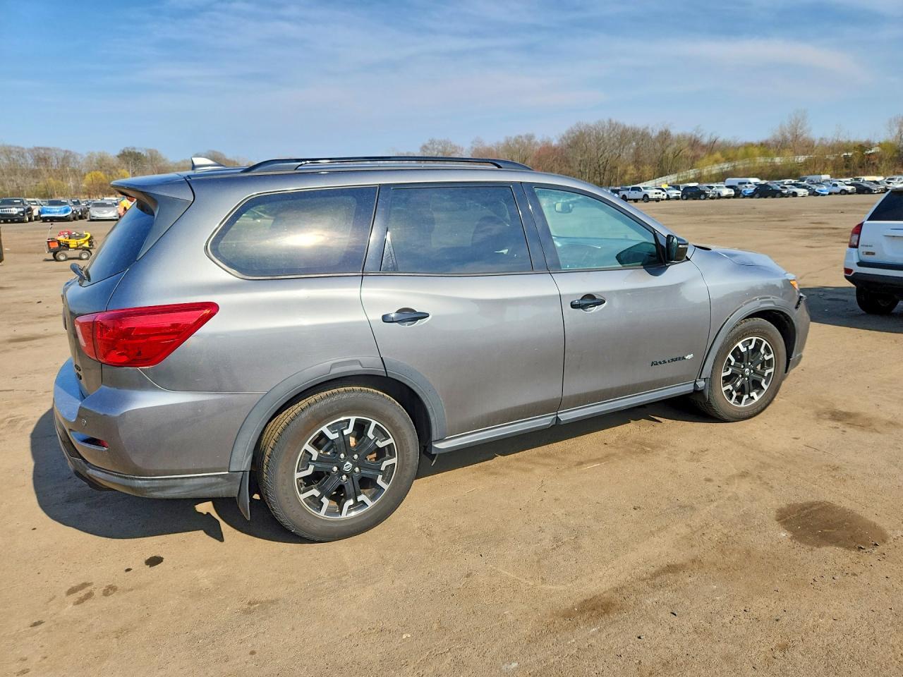 2020 Nissan Pathfinder Sv - Image 3