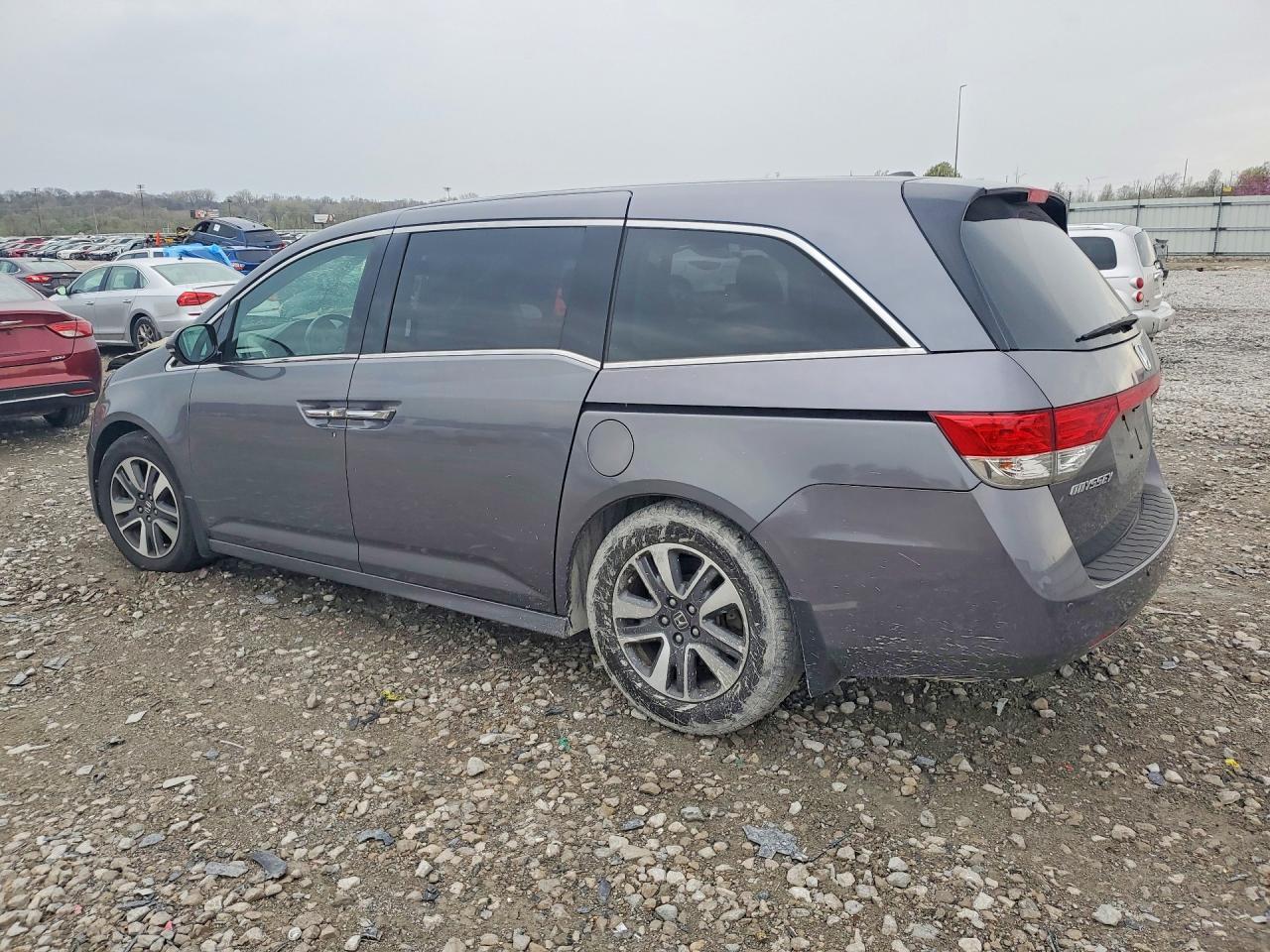 2014 Honda Odyssey Touring - Фото 2
