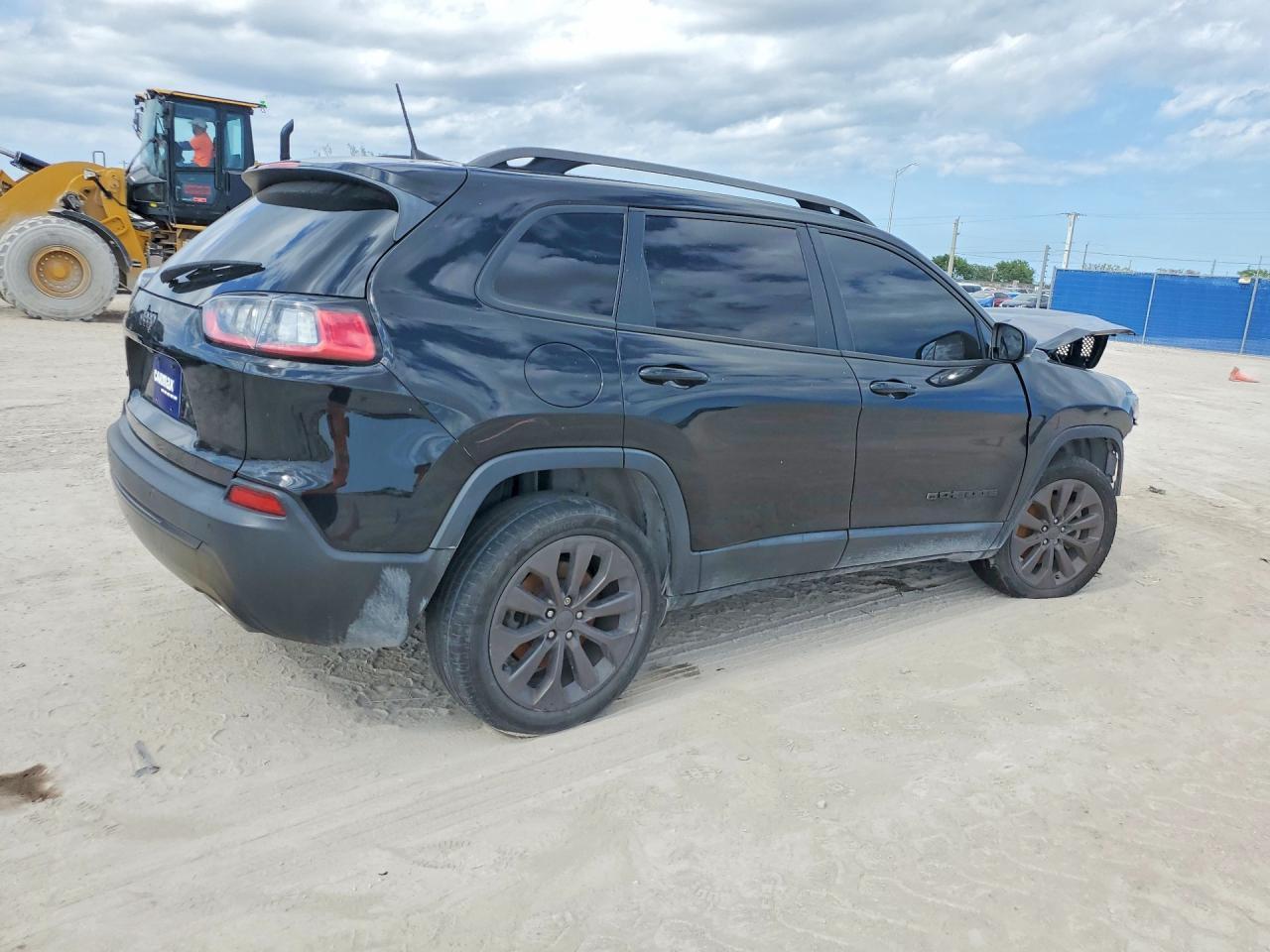 2021 Jeep Cherokee Latitude Lux - Image 3