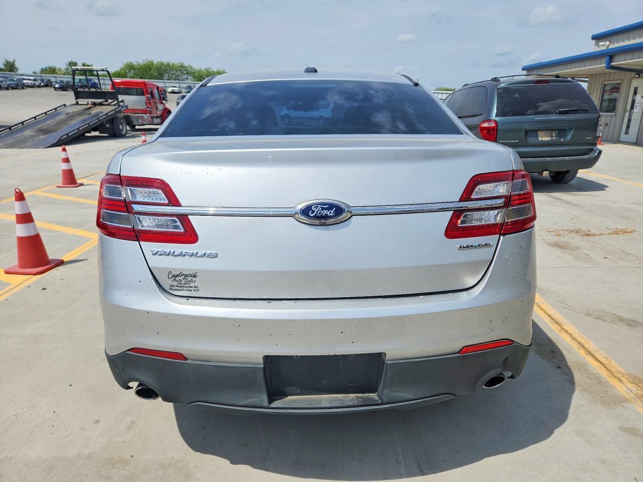 2015 Ford Taurus Se - Image 6