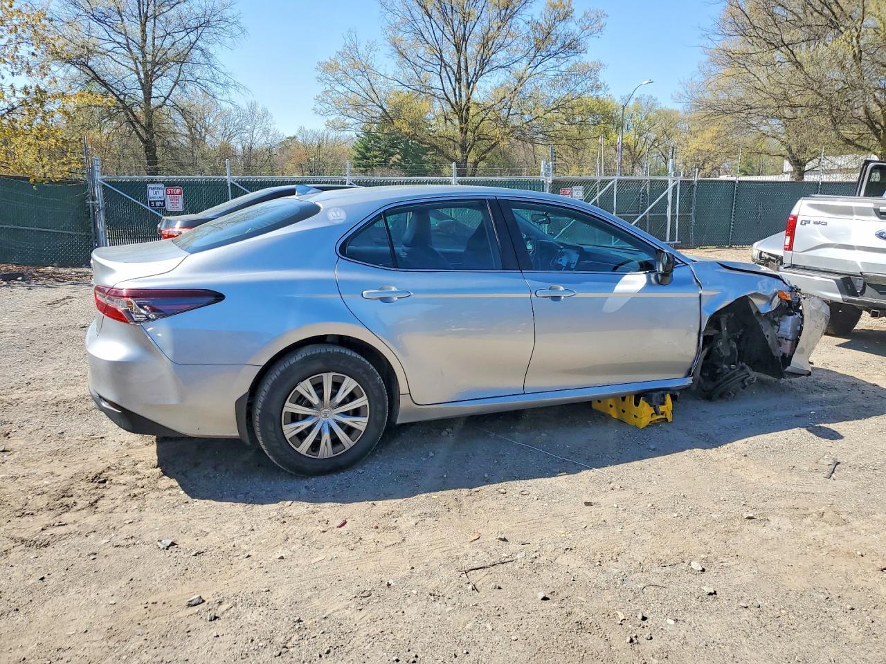 2022 Toyota Camry Le - Image 3